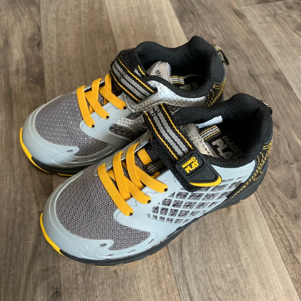 STRIDE RITE toddler sneakers